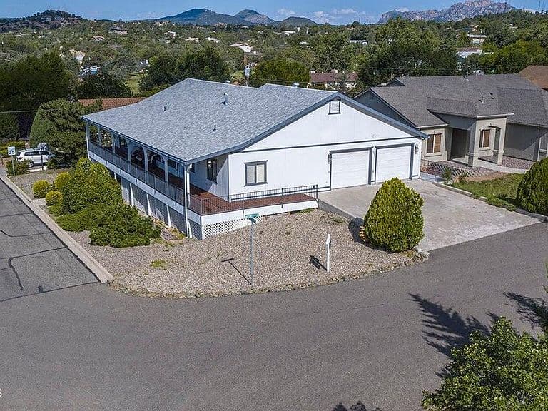 1204 Mosher Ln photo 3