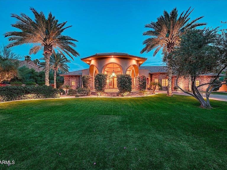 4807 E CRYSTAL Lane photo 2