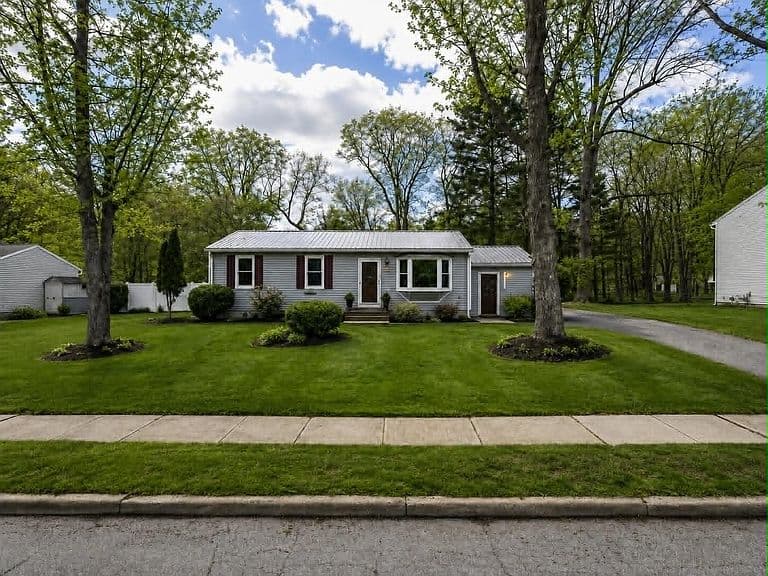 274 Red Oak Drive photo 1