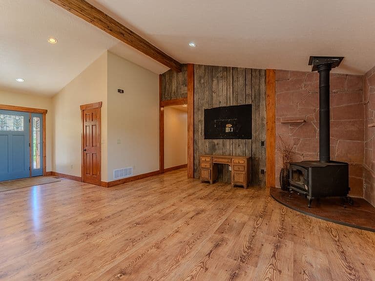6258 Highway 28 photo 5