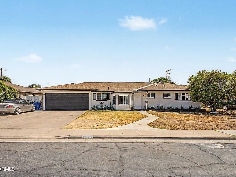 1347 E 2ND Street photo 1