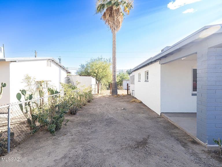 11451 W Tortolita St photo 3