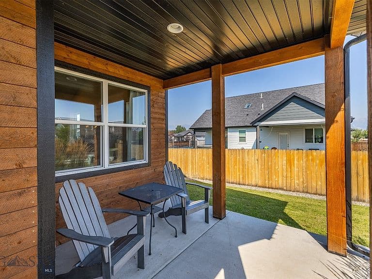 1503 Cheery St photo 4