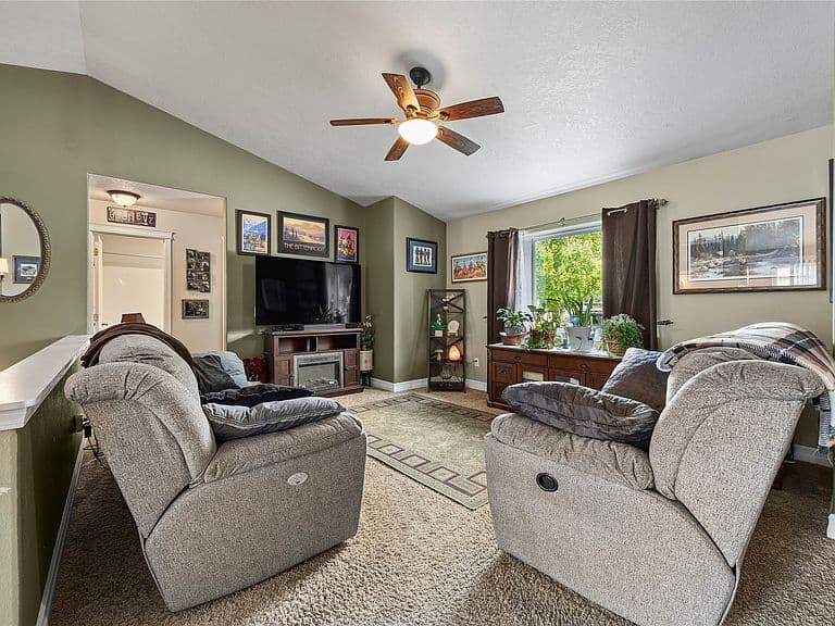 5167 Pertile Ln photo 4