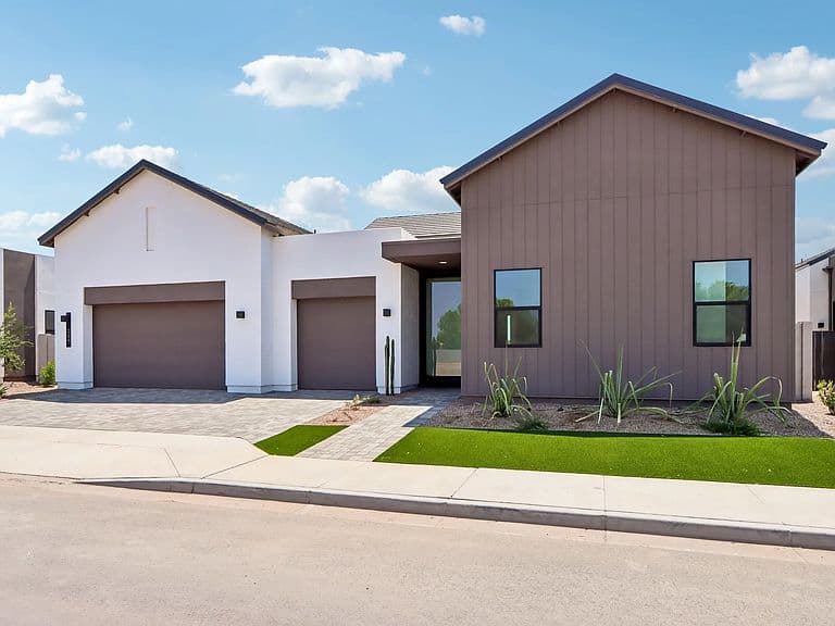 2421 E Aquarius Pl photo 2
