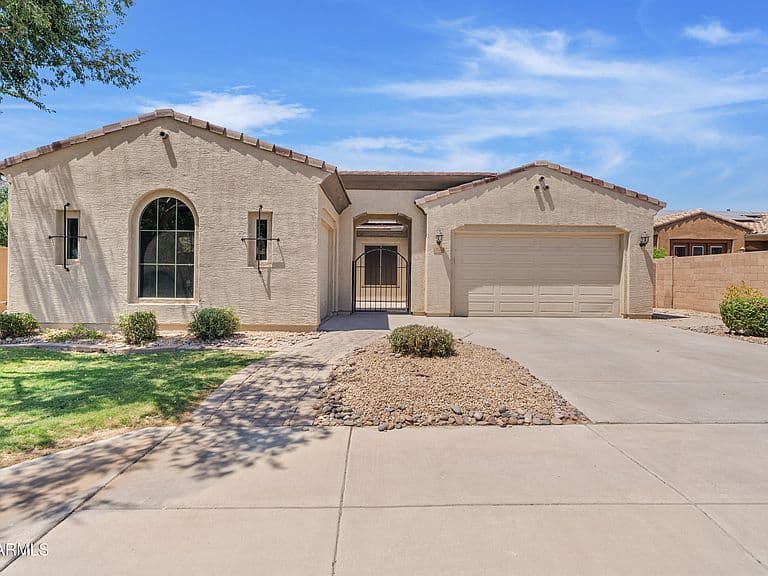 2524 E HONEYSUCKLE Place photo 1
