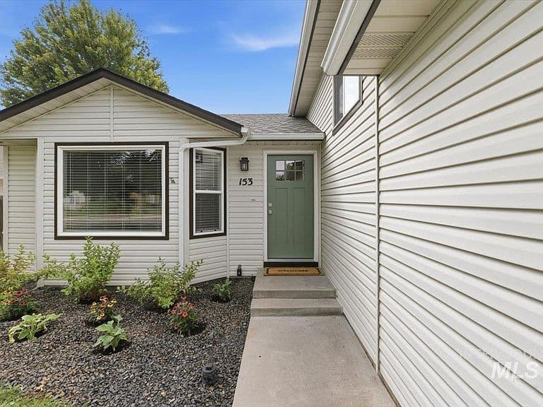 153 W Chrisfield Dr photo 3
