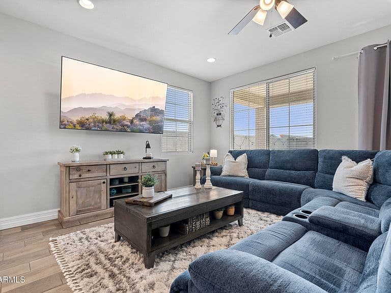 17227 W DESERT SAGE Drive photo 2