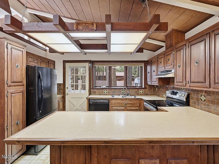 218 N Circle Dr photo 3