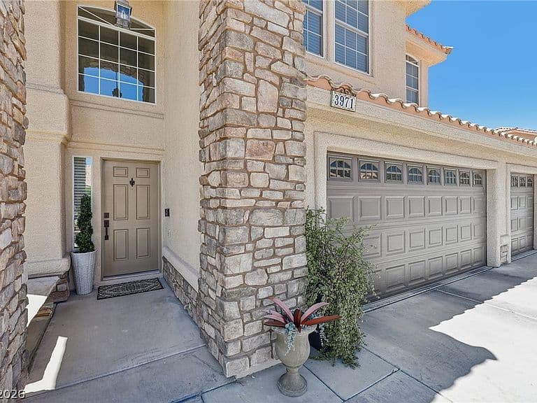 3971 Equinox Ct photo 4