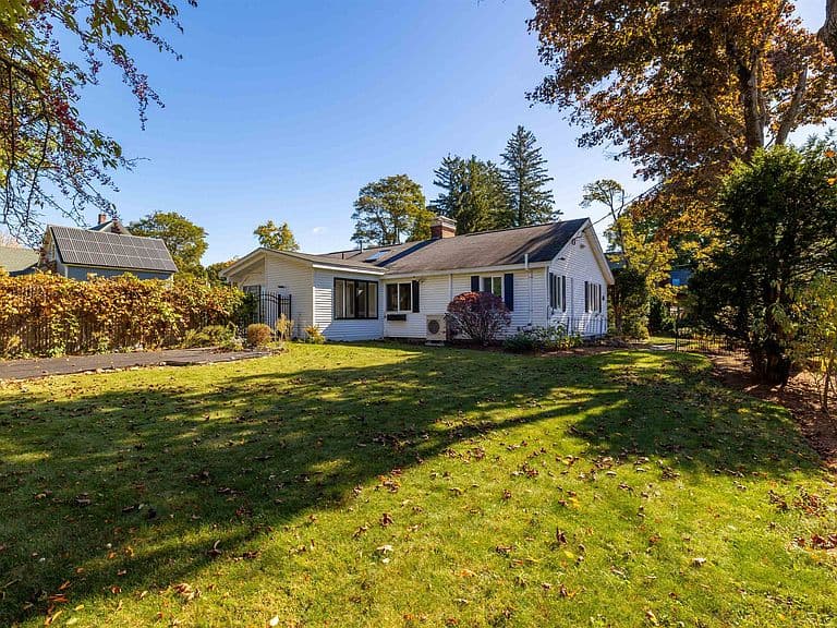 22 Ridge Road photo 2