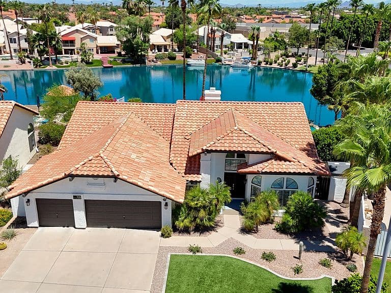 926 W COAST Drive photo 1