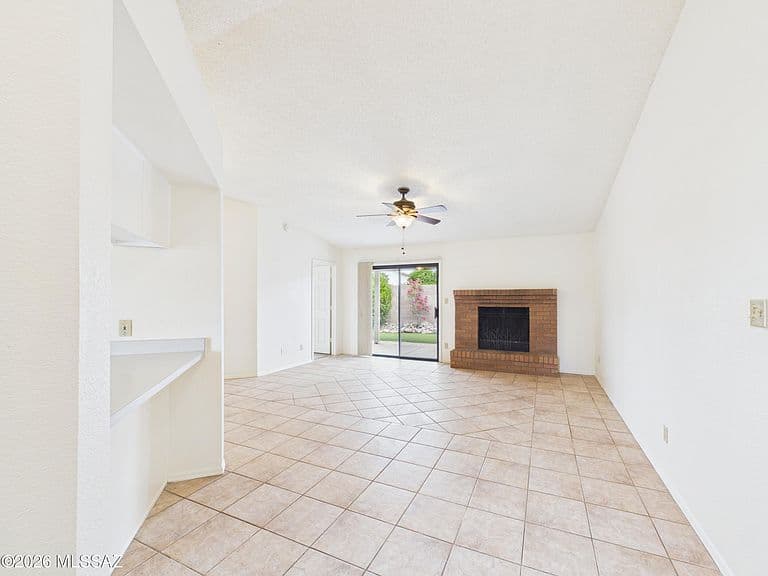 4140 W Melinda Ln photo 4