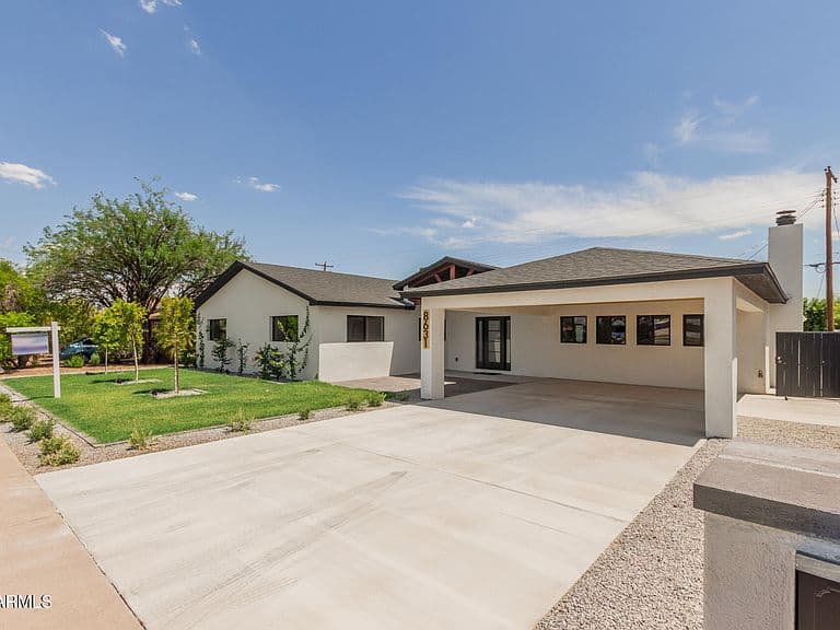 8631 E THOMAS Road photo 4