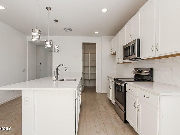 24249 W ZAK Road photo 3