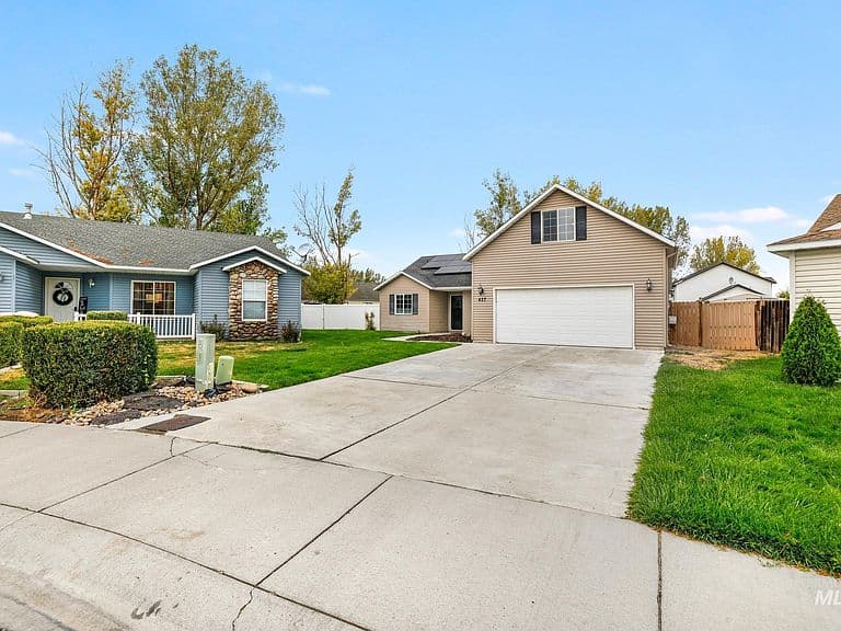 427 Clover Ave photo 5