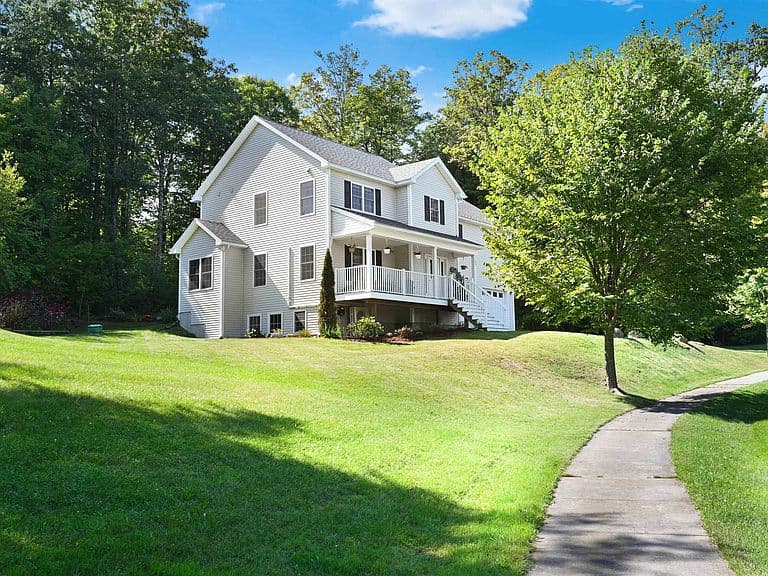 151 Colden Road photo 1