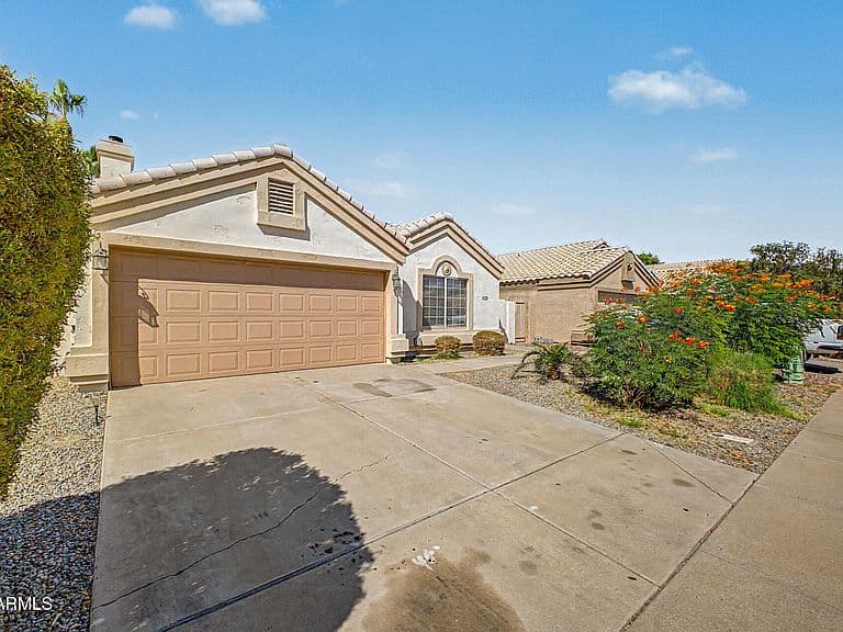 1430 E CINDY Street photo 3