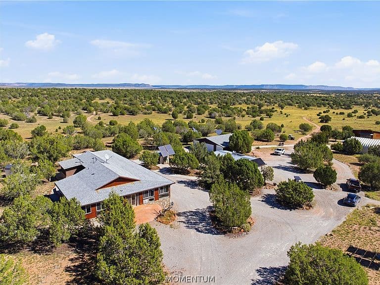 64555 N Peaceful Hill Road photo 2
