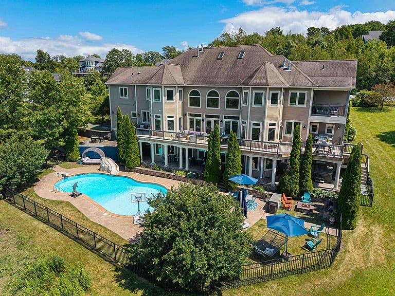 447 Highlands Drive photo 2