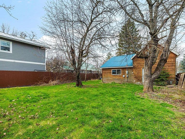 329 S Florence Ave photo 5
