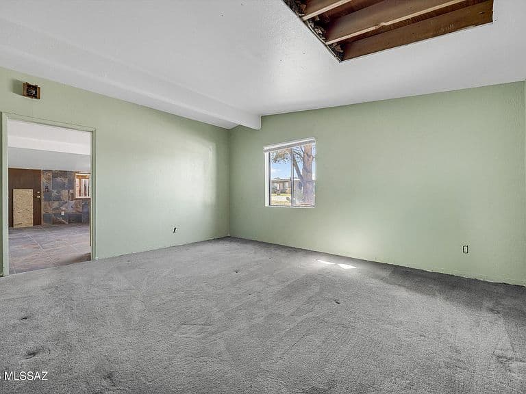 211 S Avenue B photo 3