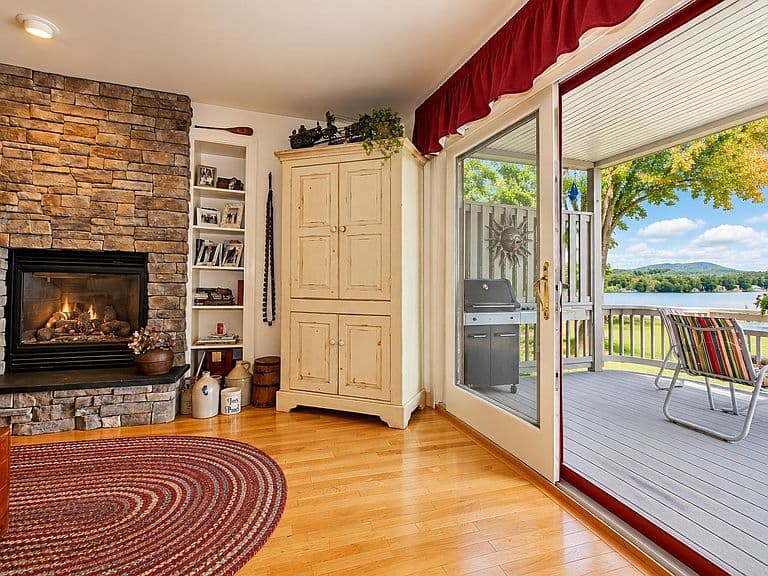 1483 West Shore Road photo 4