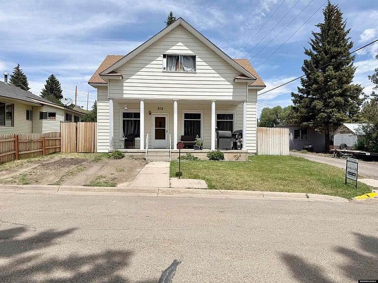 313 Agate St photo 1