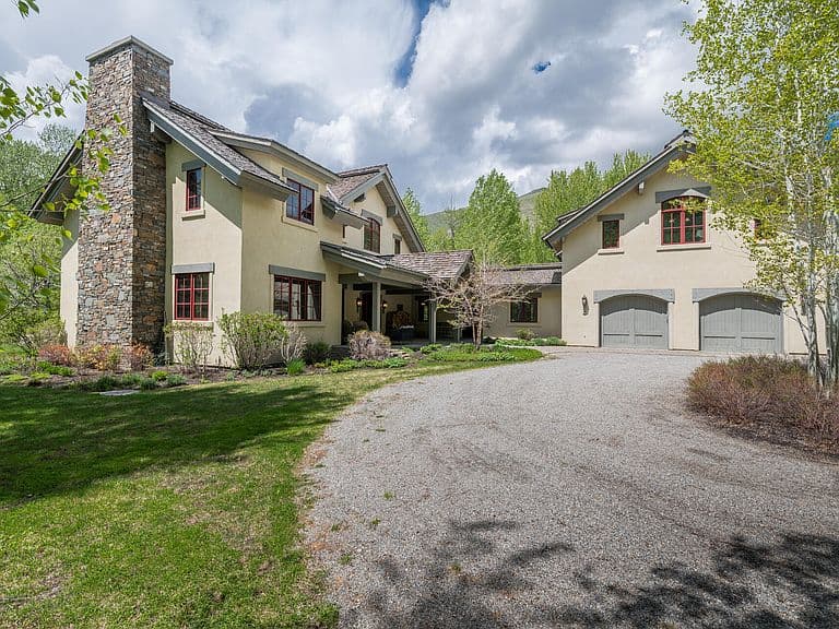 111 Pioneer Mountain Dr photo 1