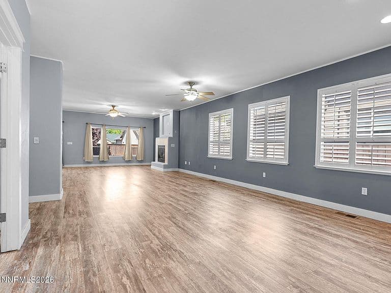 1722 Dogleg Rd photo 3