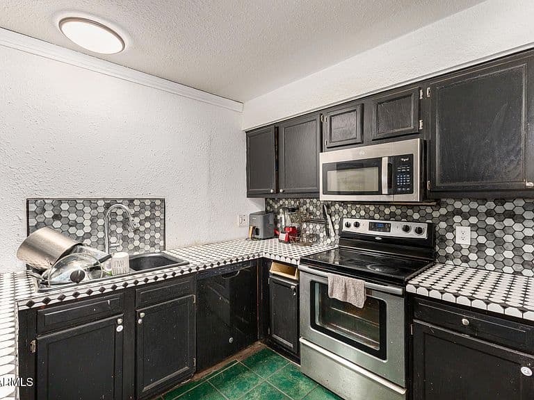 8002 N 42nd Ave photo 5