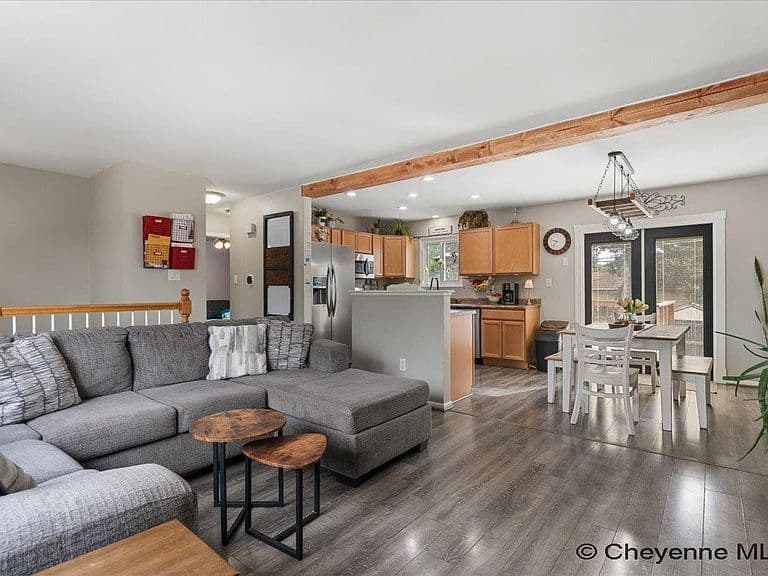 4729 Maple Way photo 4