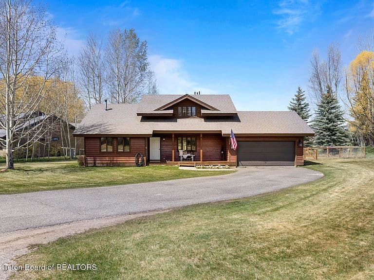 4085 Balsam Ln photo 3