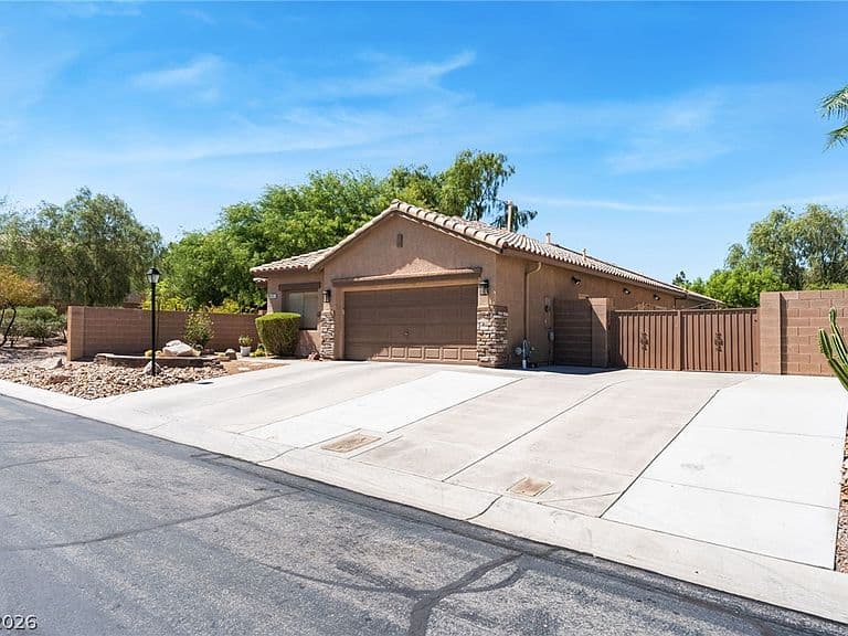 8096 Chestnut Glen Ave photo 3