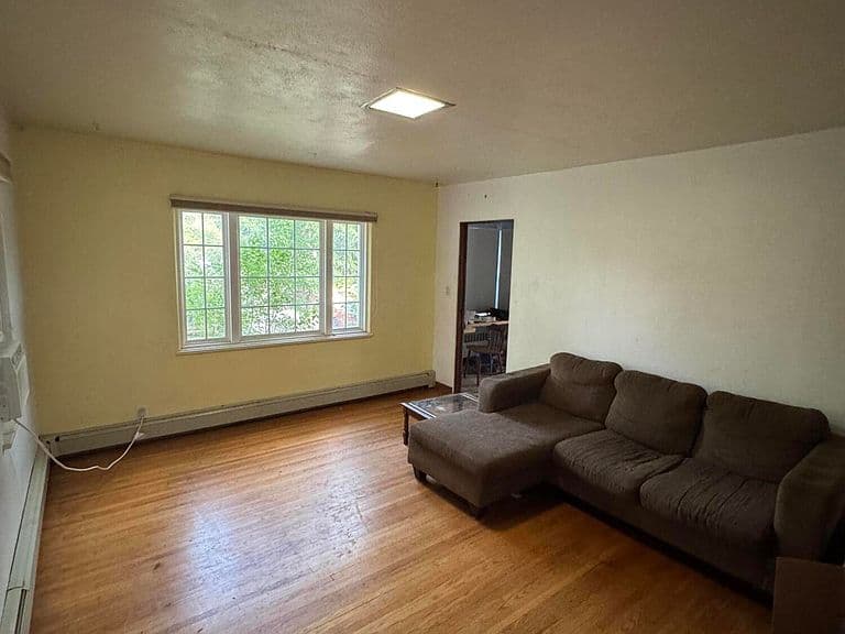 321 1st Ave NW photo 5