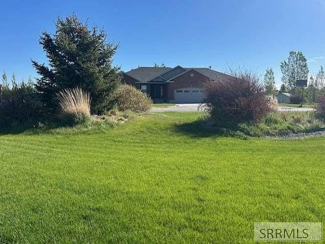4035 Molly Dr photo 1
