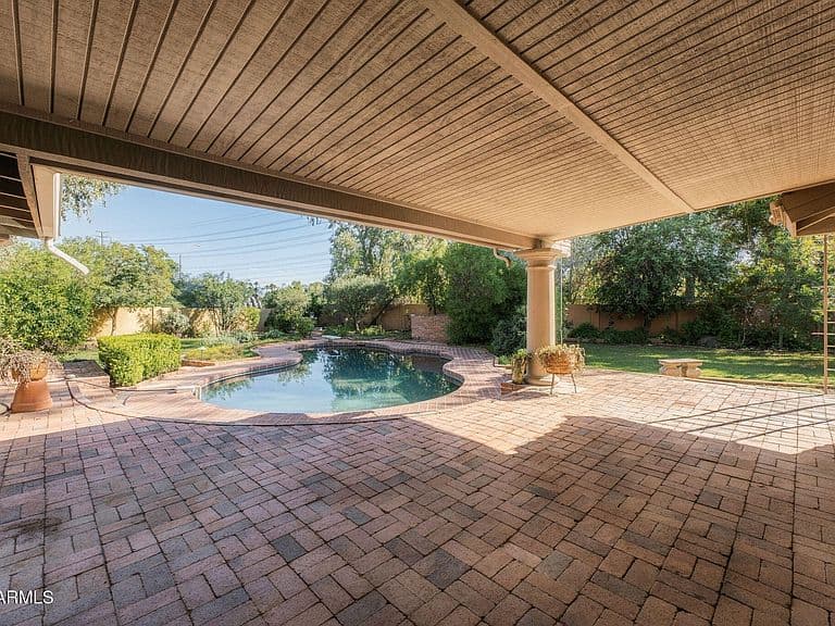 9711 E BECKER Lane photo 2