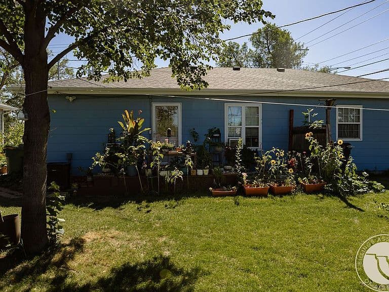 1549 Lewis Ave photo 1