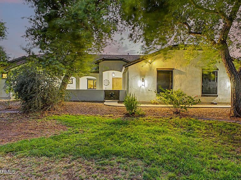 38816 N KENNEDY Drive photo 2