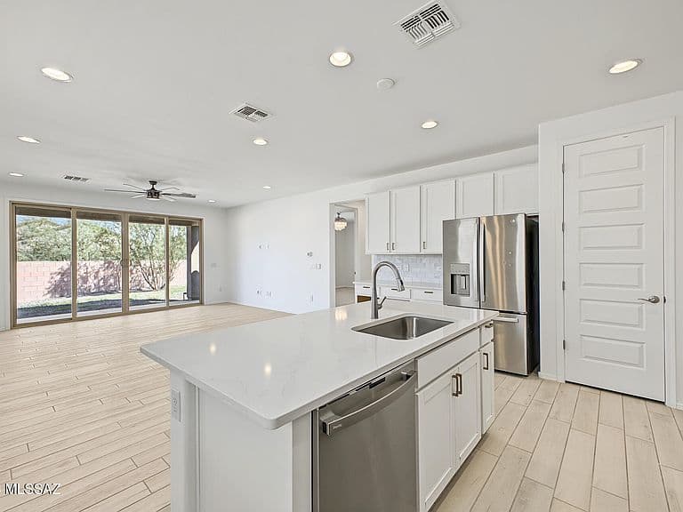 10940 W Sarabella Dr photo 3