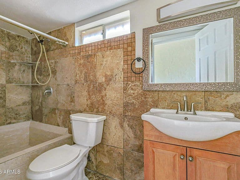 8042 W ELM Street photo 5