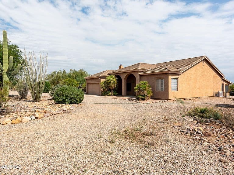 3860 N El Moraga Dr photo 3