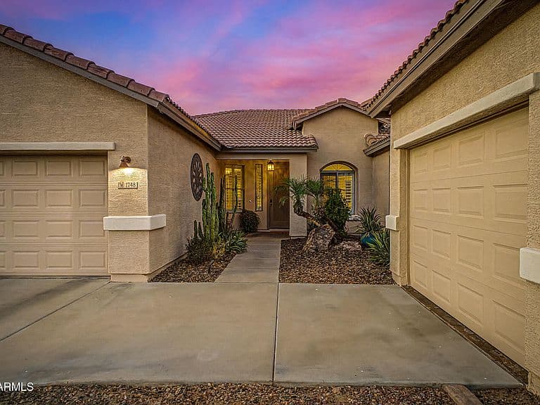 1748 E IRIS Drive photo 4