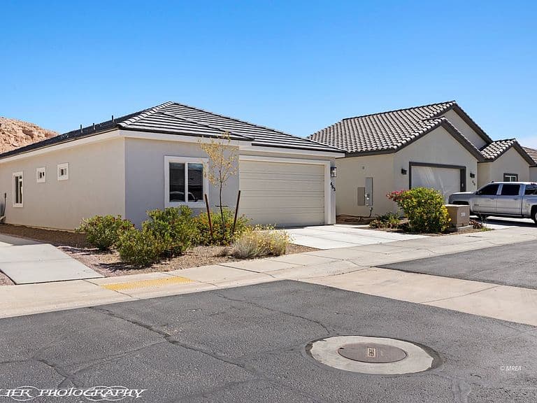463 Palm Cove Ct photo 1