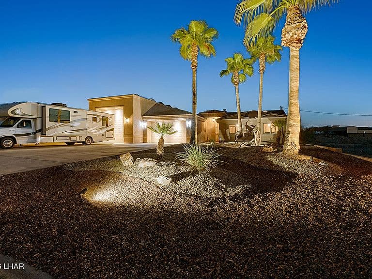 2884 Cisco Dr N photo 3