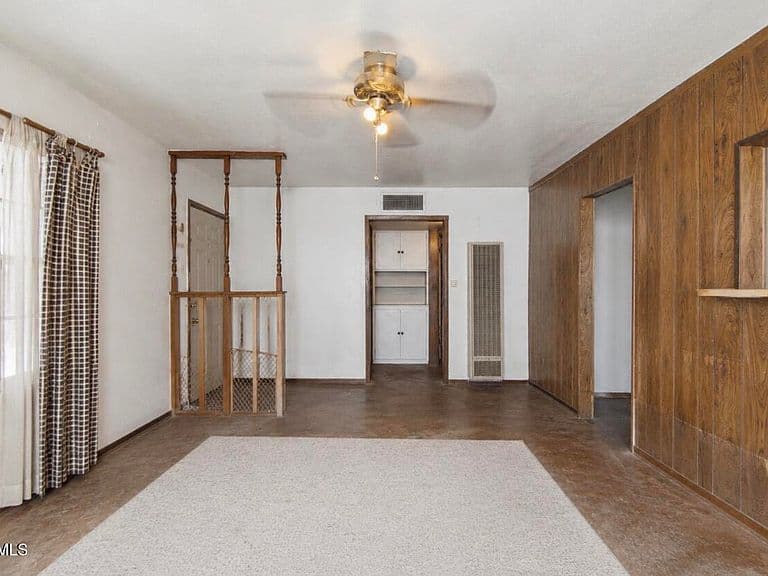1808 E INDIANOLA Avenue photo 4