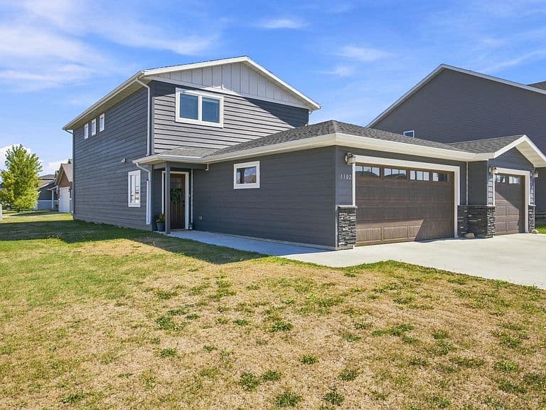 1102 Lilac Ln photo 1
