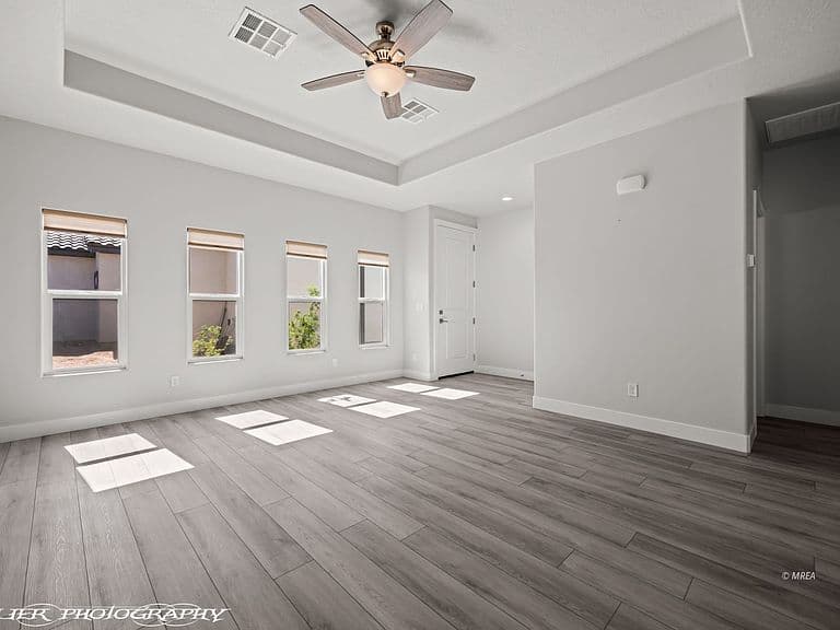 463 Palm Cove Ct photo 5
