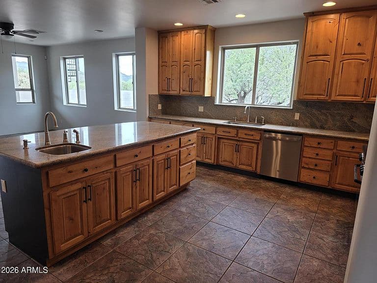37644 N HIDDEN VALLEY Drive photo 5