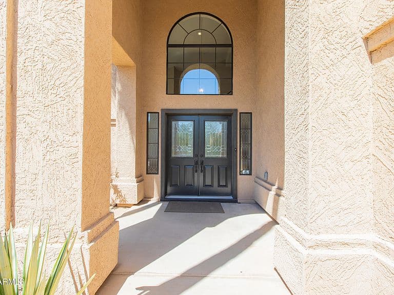 9048 E BLANCHE Drive photo 4